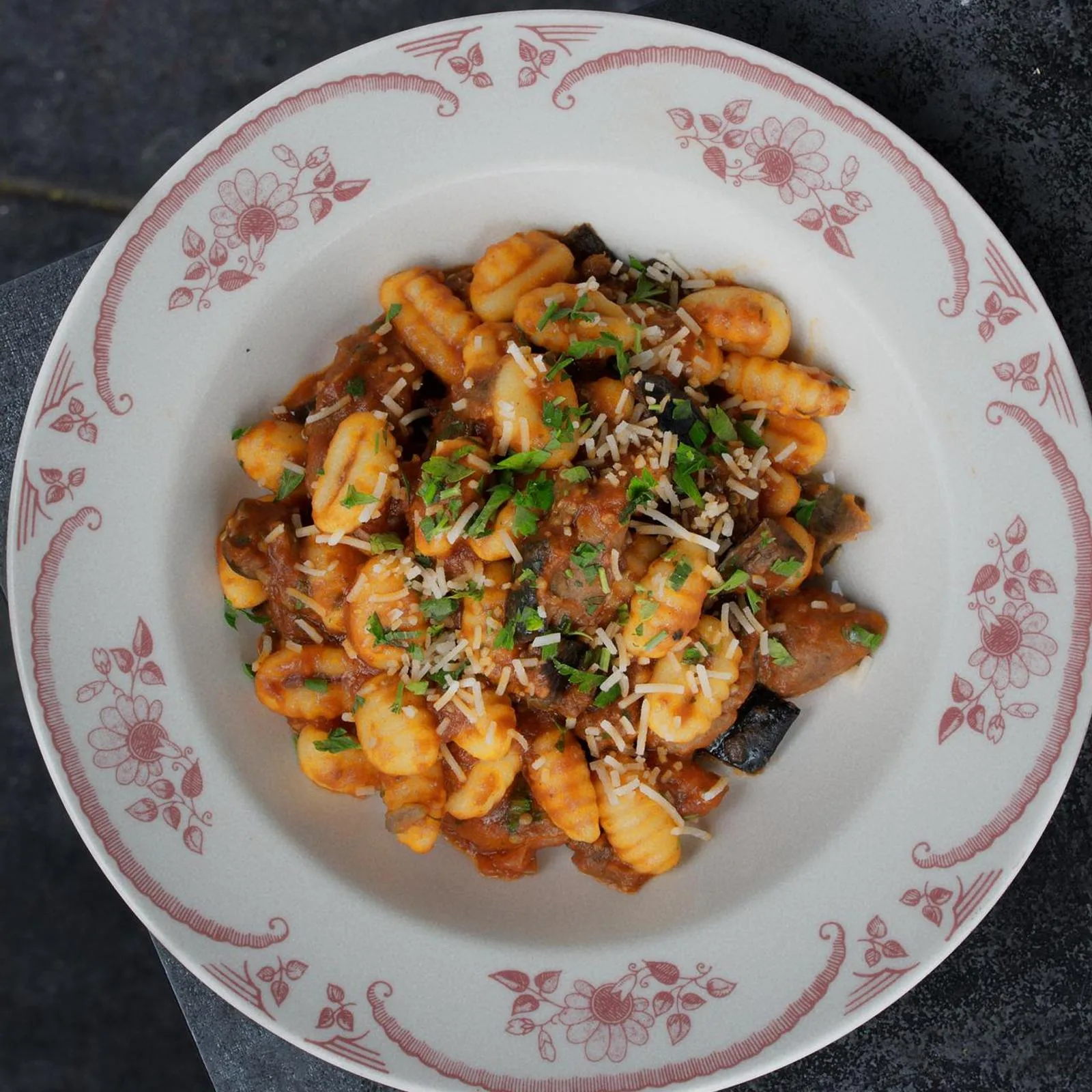 Gnocchi served on Civico 1845 floral tableware